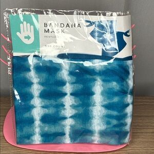 πΌ 3/$25 NWT Reversible Bandana Mask - Blue & White Tie-Dye